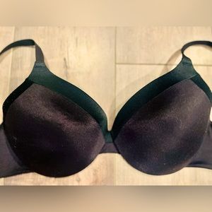 Maidenform Everyday Full Coverage cushioned underwire bra.  Black 36C. EUC
